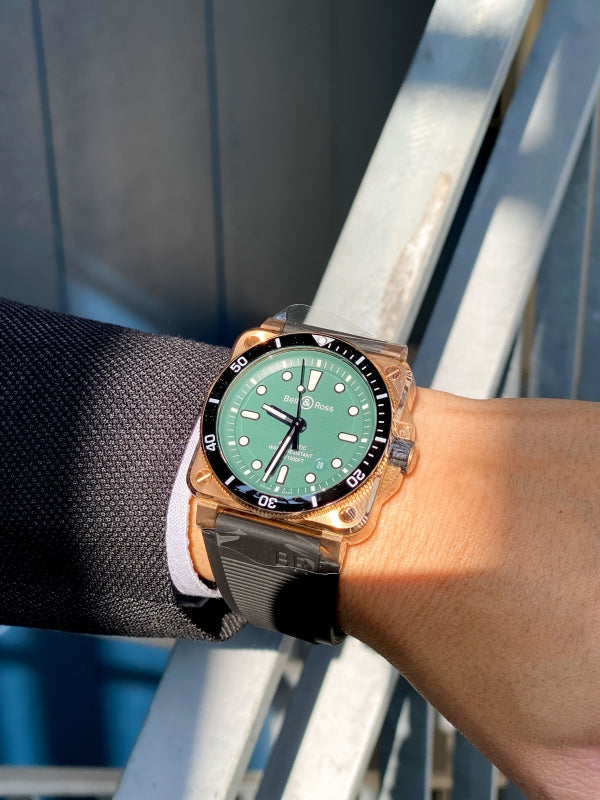 ブロンズ、深緑、そして自分だけの「色」へ/ベルロスBR-03 ダイバー ブラック&グリーン ブロンズ/BR0392-D-LT-BR/SRB