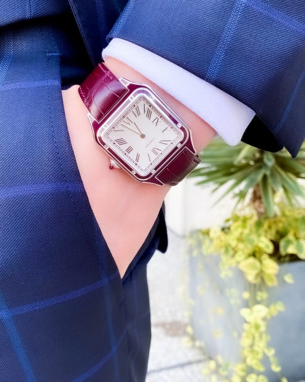 【新作】ボルドーカラーとプレシャスメタルが大空を舞う✨ │CARTIER Santos‐Dumont CRWGSA0053