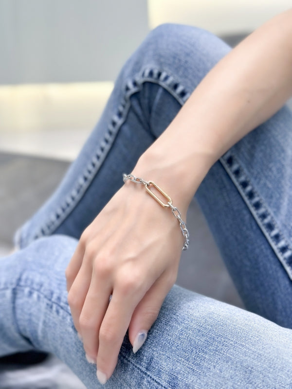 【2023新作】服装を選ばず、こんな使い方もできるの❕❔👗🎀 ポメラート イコニカブレスレット/PBC3040_O6WHR_00000