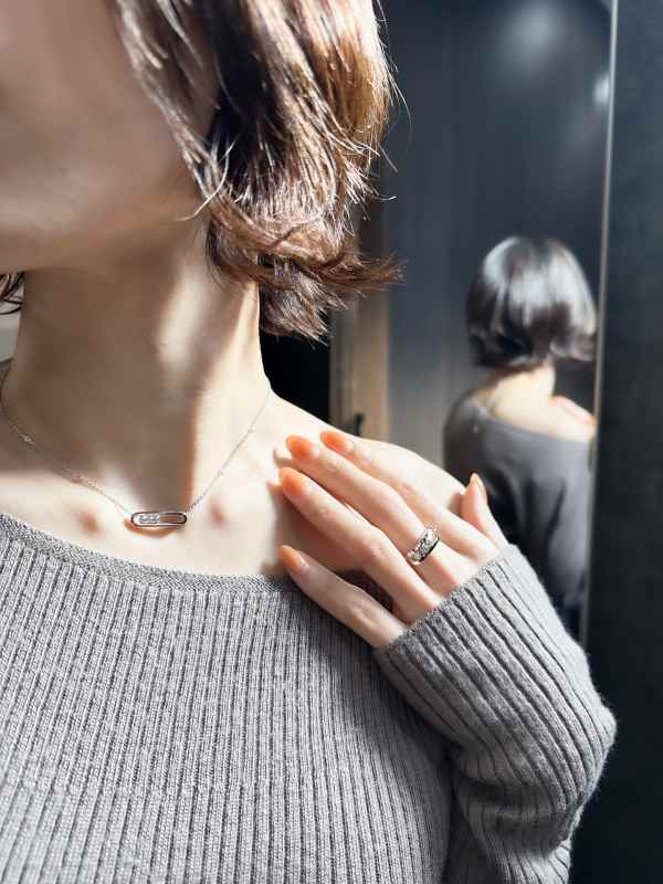 毎日身に着けたい、動くロマンティックなダイヤモンドジュエリー💎/04323-WG/03998-WG