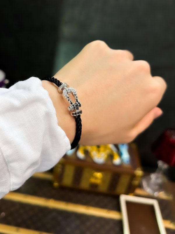 魅せるグラデーションジュエリー✨│FRED フォース10ブレスレット 0B0160-6B0275 0B0168-6B0232