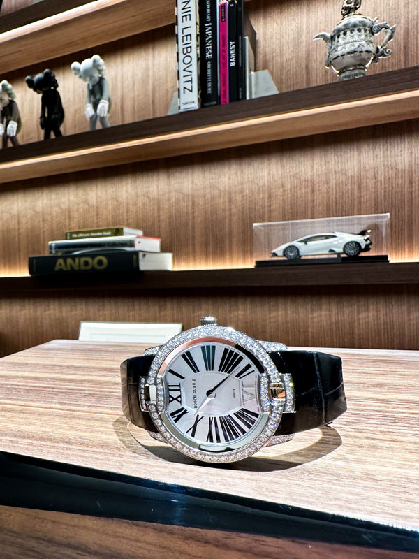 洗練された女性だけの為に、ロジェ・デュブイ│ROGER DUBUIS(ロジェ・デュブイ)ベルベット ホワイトゴールド/品番:DBVE0072