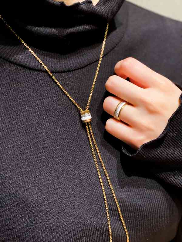 冬のお出掛けをワンランク上へ。 ブシュロン キャトル/JCL01260、JRG01597