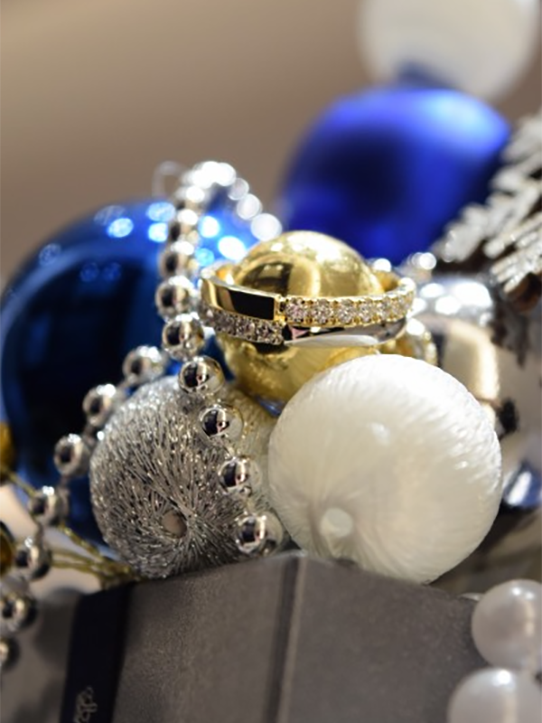 輝きを纏う贅沢!ロイヤル・アッシャー「ライン プラチナ ダイヤモンド リング JRA0364BP」/「ライン K18イエローゴールド ダイヤモンド リング JRF0364G」の魅力💎