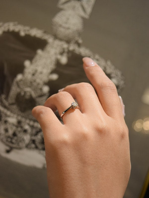 【連載Vol.1】👑婚約指輪の魅力|華やかに輝く「クラウン」ストレートモデル ロイヤル・アッシャー/ERA817 / ERA814