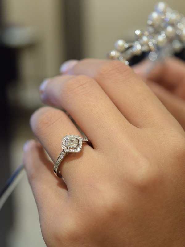 ロイヤル・アッシャーが誇る、至高のダイヤモンドリング【ロイヤル・アッシャー・カット プラチナ ダイヤモンドリング/AC048】