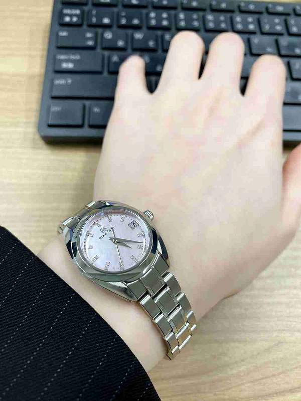 【新生活に着けたいウォッチ特集】🌸レディース編 カルティエ タンク マスト ドゥ カルティエ ウォッチ:WSTA0107/グランドセイコー エレガンスコレクション:STGF277/オメガ デヴィル トレゾア:428.17.36.60.04.001