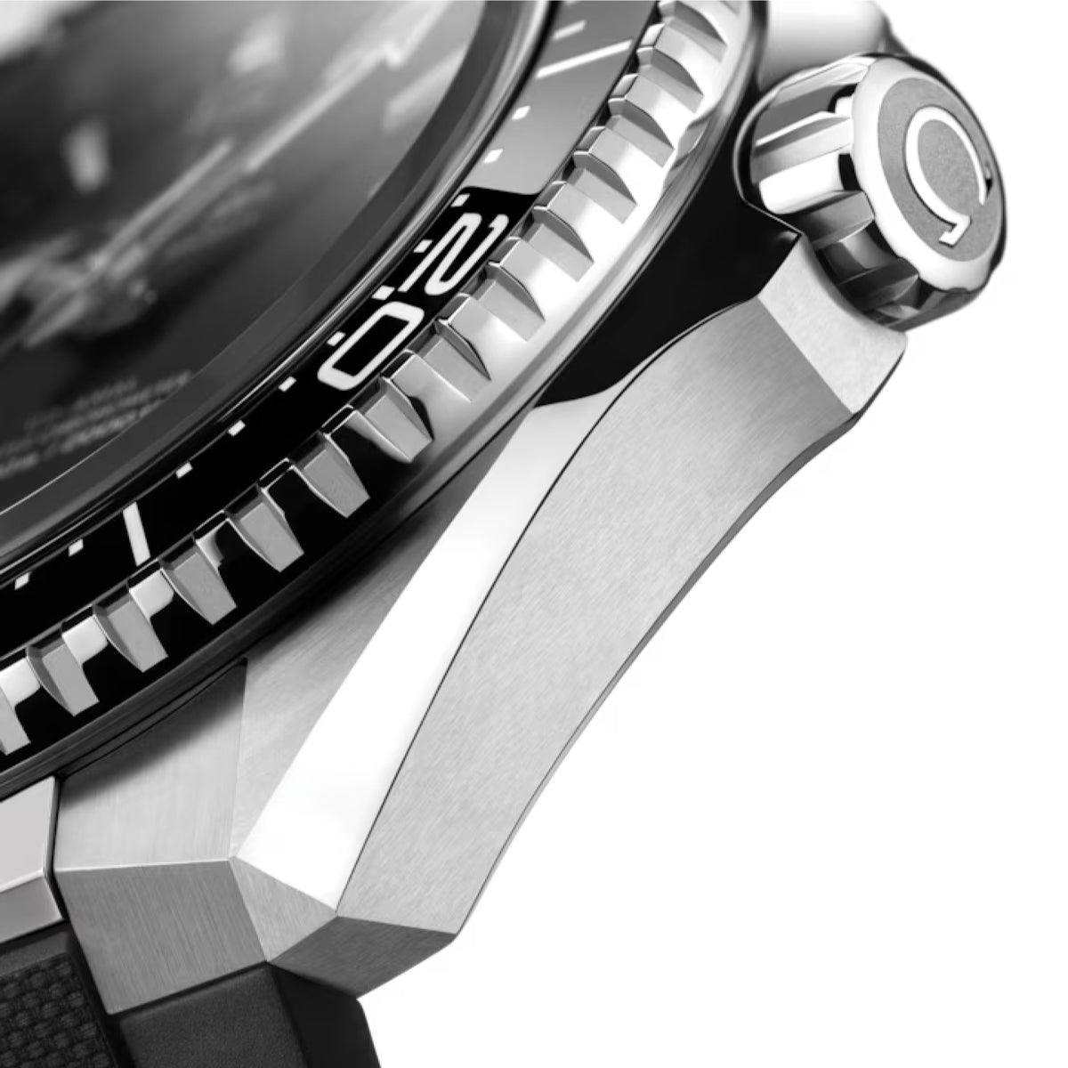 SEAMASTER PLANETOCEAN 600M<br><font size=1pt>シーマスター プラネット オーシャン 600M</font>