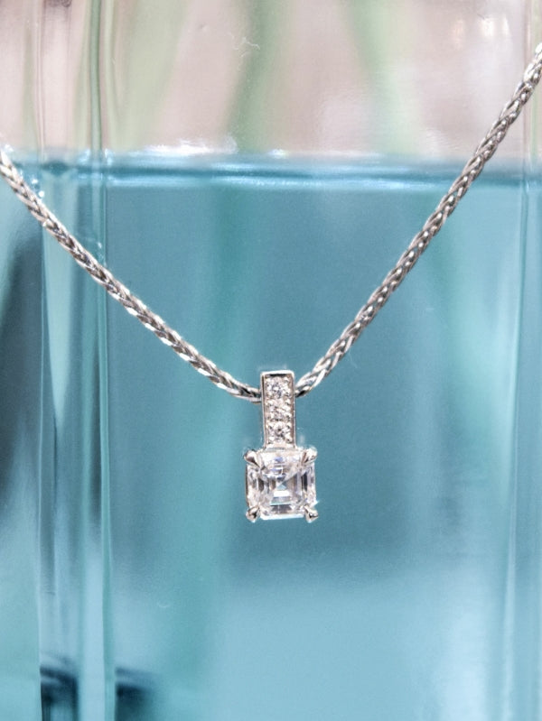 キョエちゃん　ロイヤルアッシャー ASSCHER ピンブローチ キョエちゃん様専用 ロイヤルアッシャーROYAL ASSCHER ピンブローチ