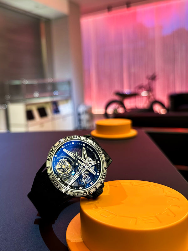 "究極の本質部分だけ"を残したスケルトンウォッチ│ROGER DUBUIS（ロジェ・デュブイ）エクスカリバー スパイダー モノトゥールビヨン 世界限定88本/品番：DBEX0815