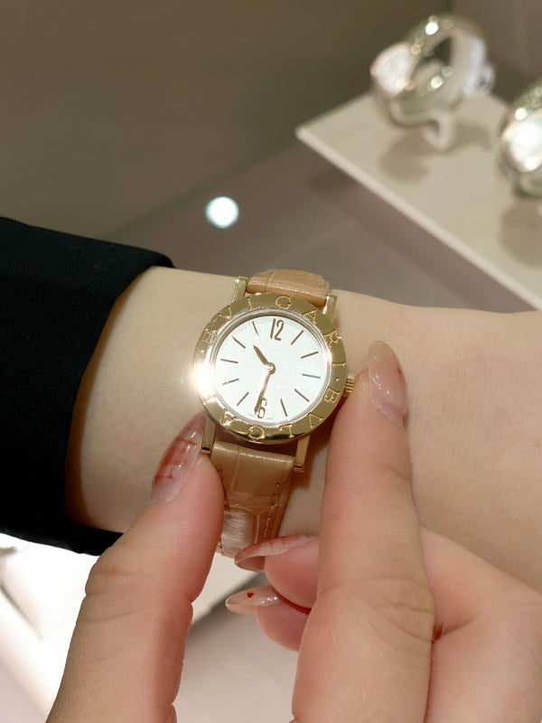 ピンクゴールド×ベージュ。美しい肌を見せるブルガリの魔法／BVLGARI／103966