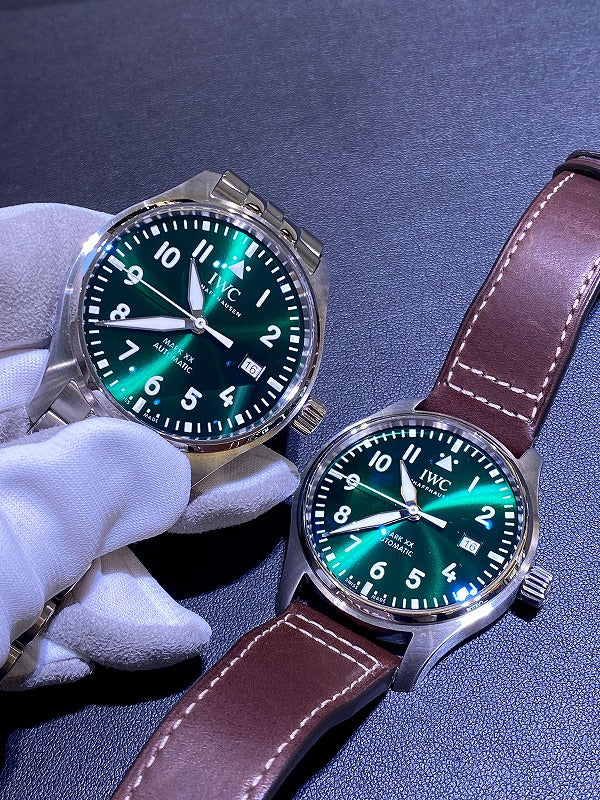 IWCマークXXの「グリーン」を選ぶなら。ブレスvs レザー？／IW328206／IW328205