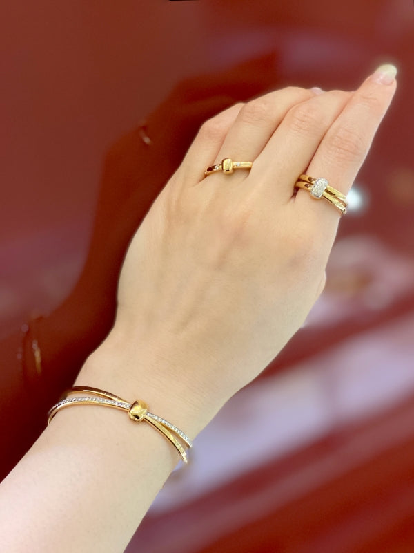 『Pomellato Together』新生活を彩る、大人のレイヤード・スタイル🌸／PBC3070O7WHRDB000／PAC4012O7WHRDB000／PAC5014O7000DB000