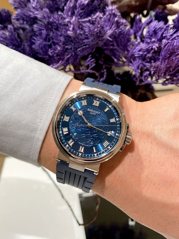 贅沢を極めた大人のマリーン　ブレゲ　品名：マリーン5517／品番：G5517BB/Y2/5ZU