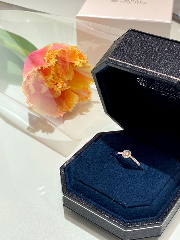 S様 ロイヤル・アッシャー 婚約指輪 シリーズ：フロリアード お求めいただき誠にありがとうございます／ERA820