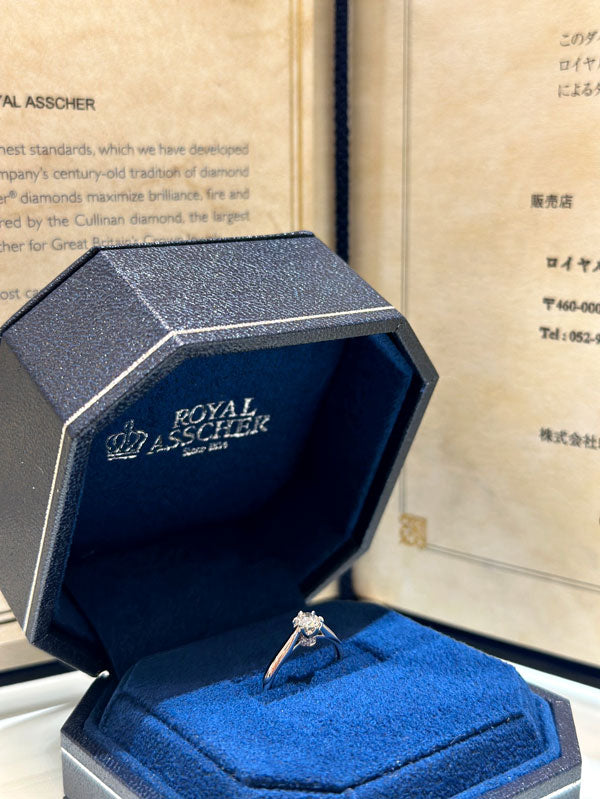 U様 ROYAL ASSCHER エンゲージリング お求めいただき誠にありがとうございます／ERA817