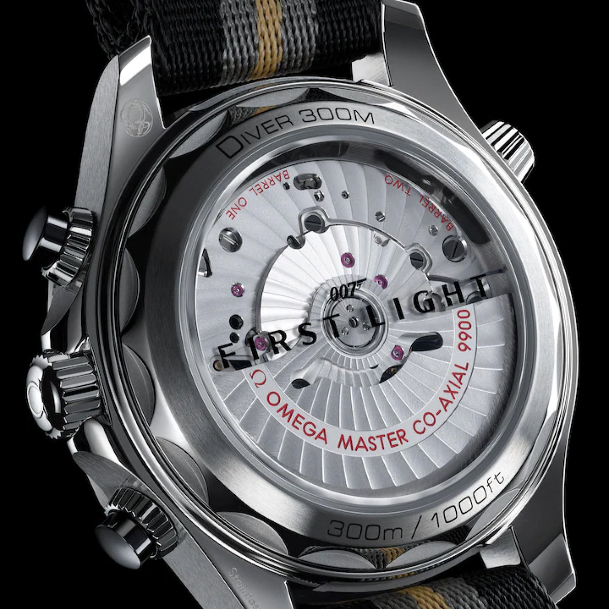 SEAMASTER DIVER 300M  007 FIRST LIGHT 44mm<br><font size=1pt>シーマスター ダイバー 300m 007ファーストライト 44mm</font>