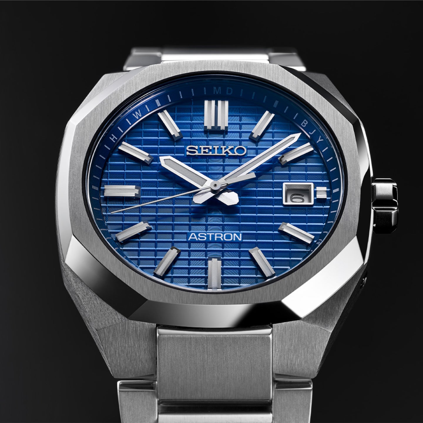 NEXTER<br><font size=1pt>ネクスター</font>