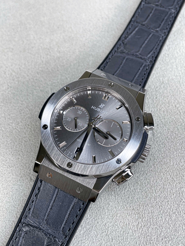 ウブロ HUBLOT 541.NX.7070.LR クラシックフュージョン レーシンググレー クロノグラフ 自動巻き メンズ 良品 箱付き_778670