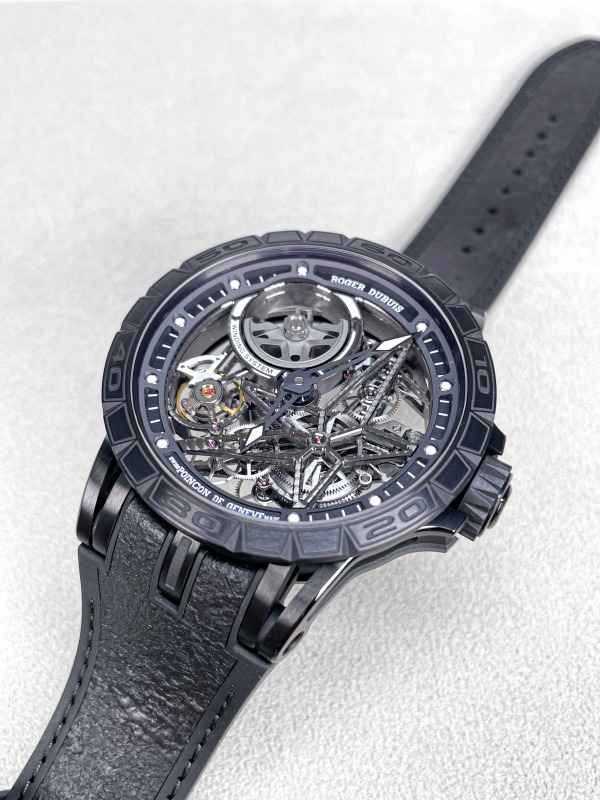 20220507_rogerdubuis_37 (3)_600