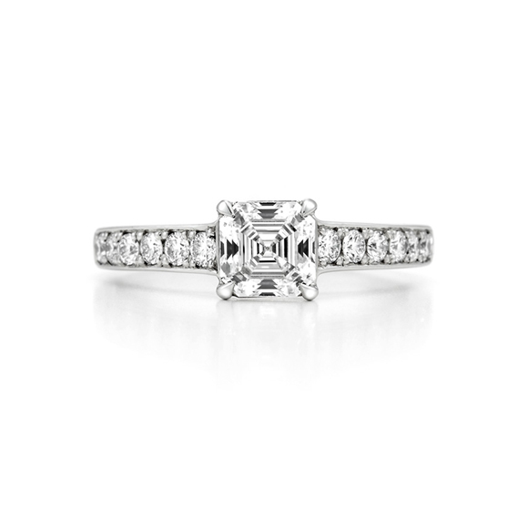 ROYAL ASSCHER CUT RING